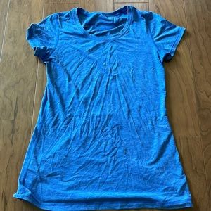 womens lululemon workout top